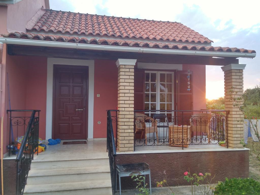 Beautiful Nearby House With Garden, Private Pool And Large Yard *
