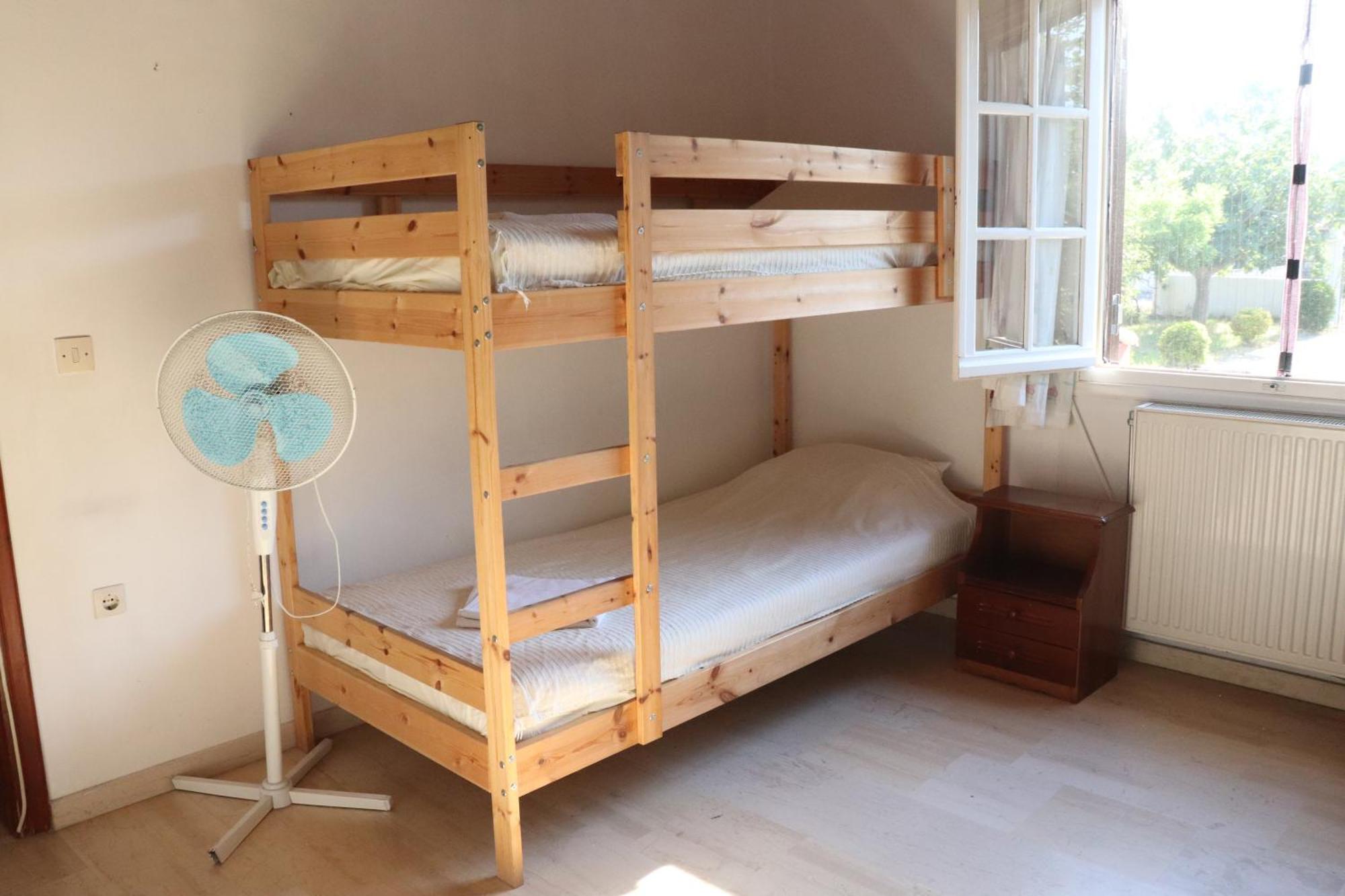 Beautiful Nearby House With Garden, Private Pool And Large Yard *