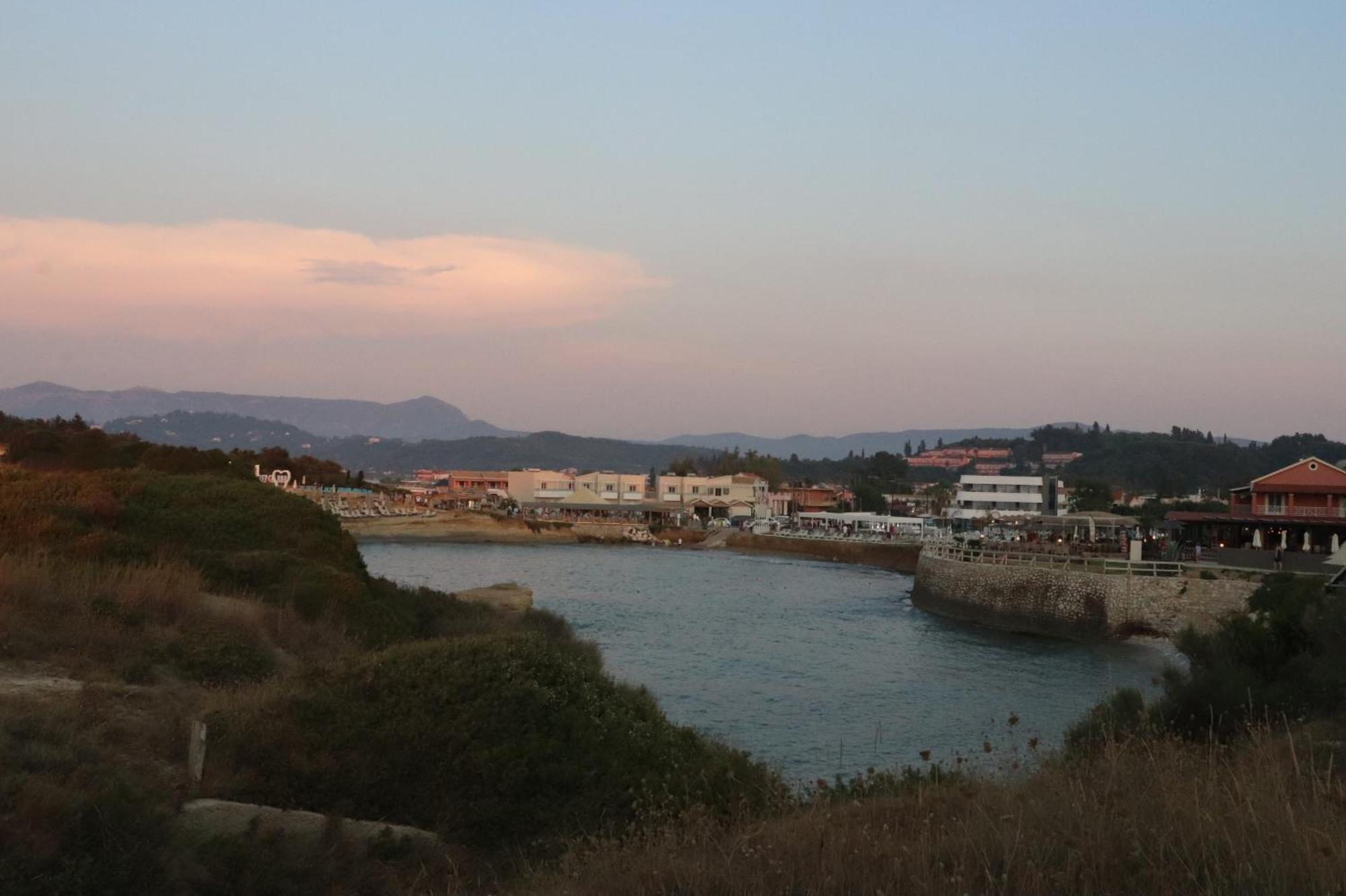 Beautiful Nearby House With Garden, Private Pool And Large Yard Casa vacanze