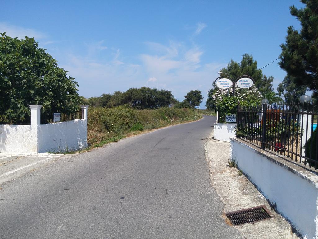 Beautiful Nearby House With Garden, Private Pool And Large Yard